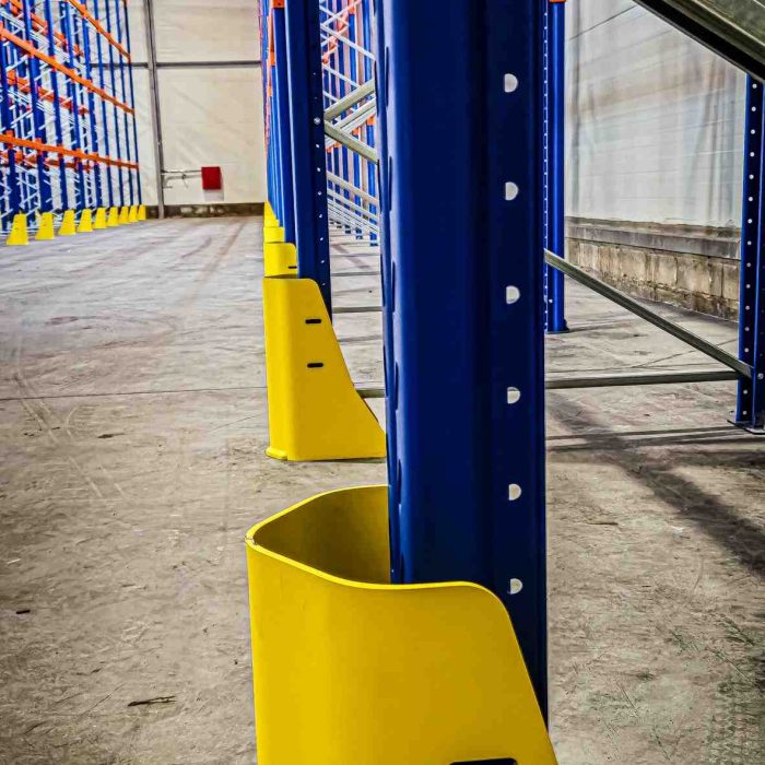 Ochrona infrastruktury i zabezpieczenia regałów fot. 3